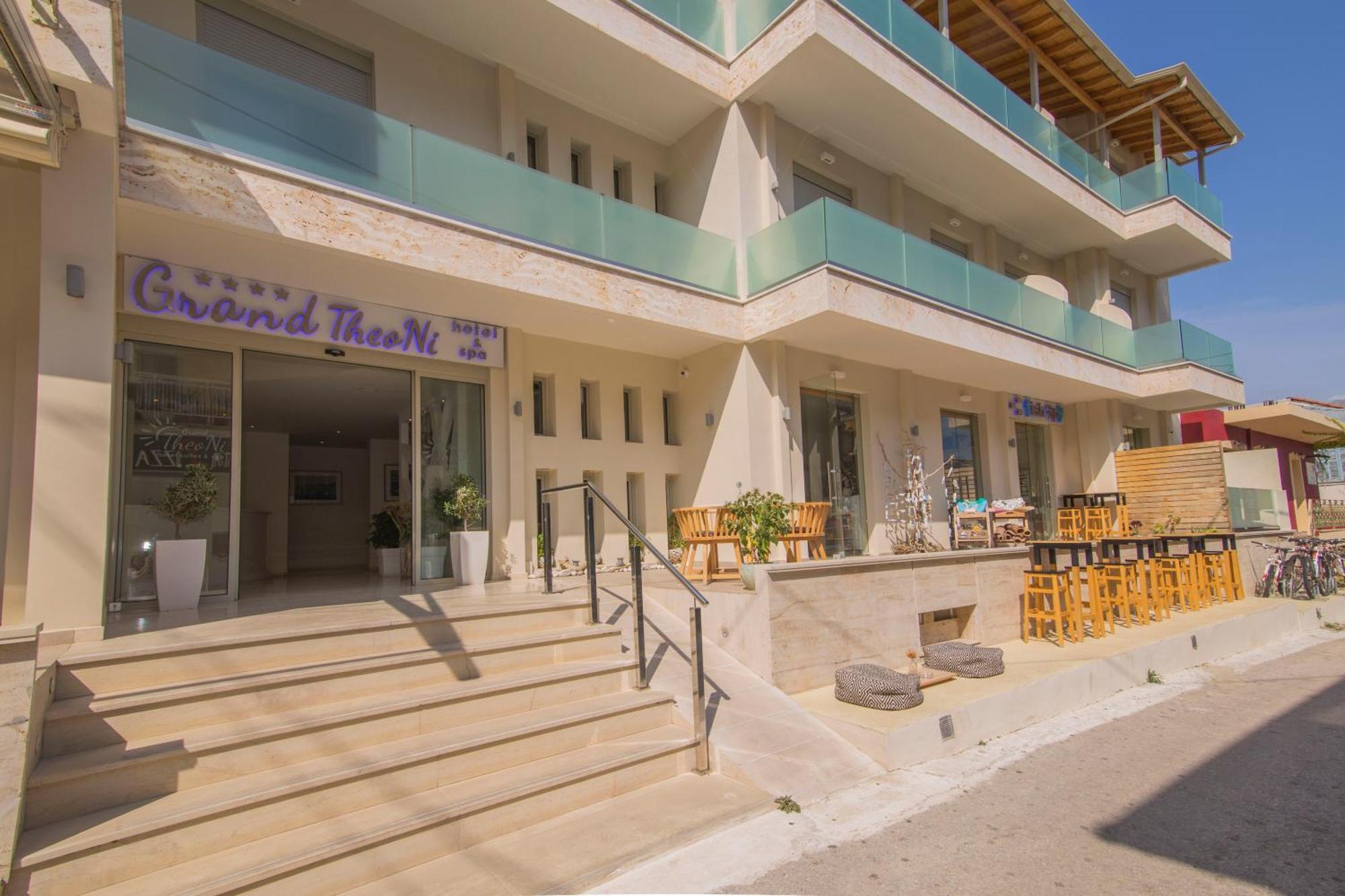 แกรนด์ ทีโอนี บูติก โฮเทล แอนด์ สปา Hotel วาซีลีกี ภายนอก รูปภาพ