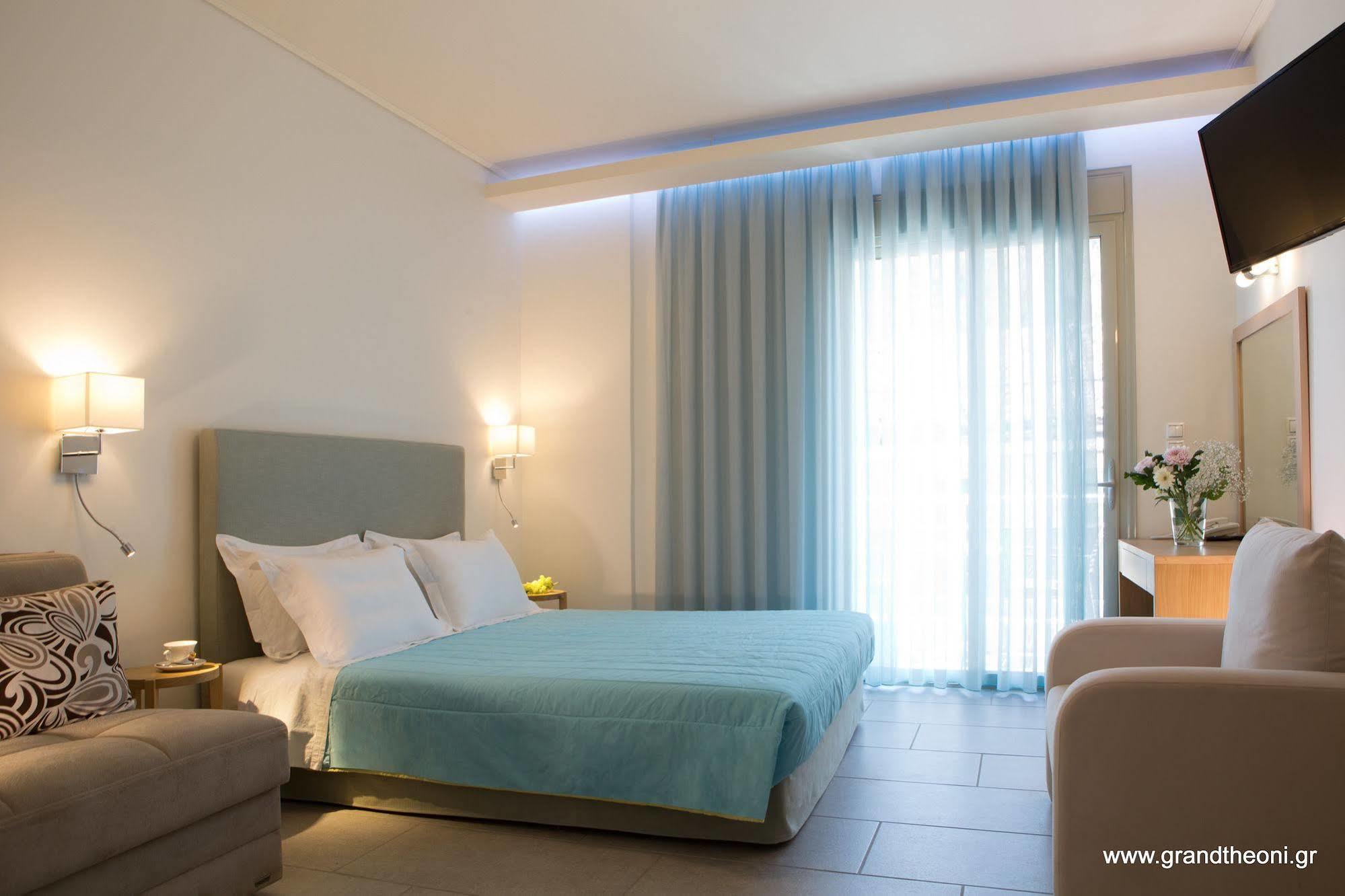 แกรนด์ ทีโอนี บูติก โฮเทล แอนด์ สปา Hotel วาซีลีกี ภายนอก รูปภาพ